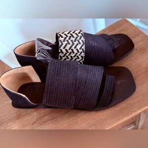 Ciao Mao artsy, convertible sandal sandals shoe’s size 8